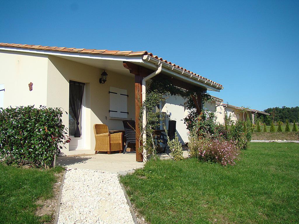 Etang Vallier Resort Brossac Exterior foto